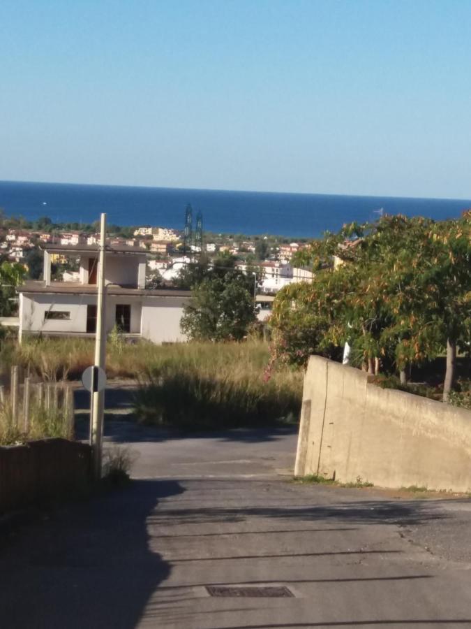 Levante Rooms Scalea Bagian luar foto