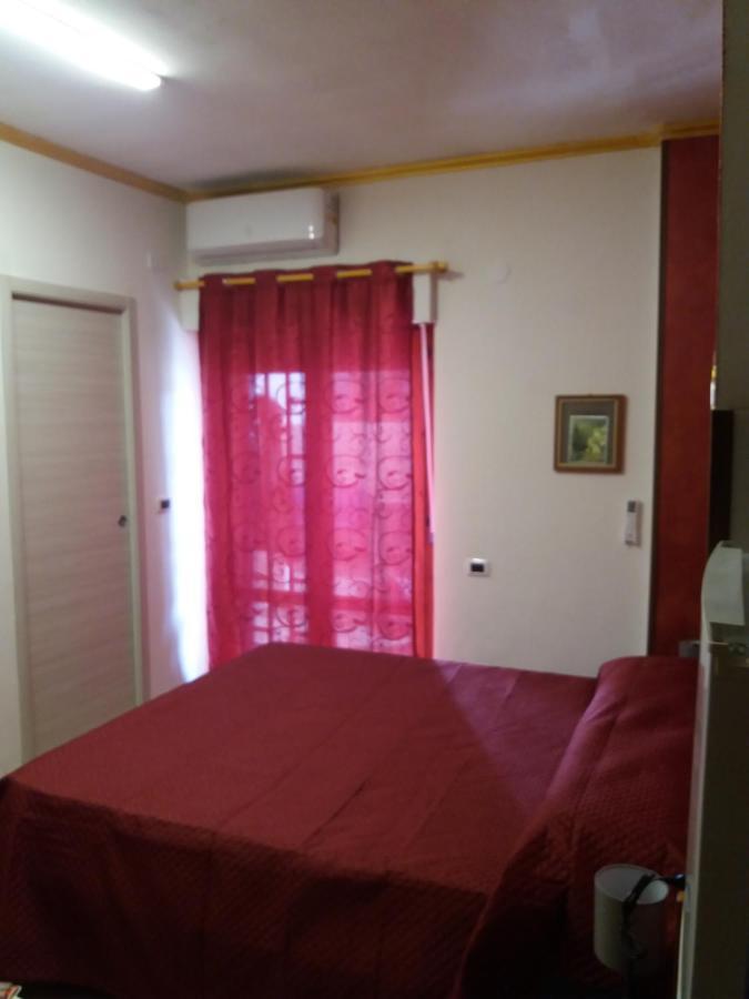 Levante Rooms Scalea Ruang foto