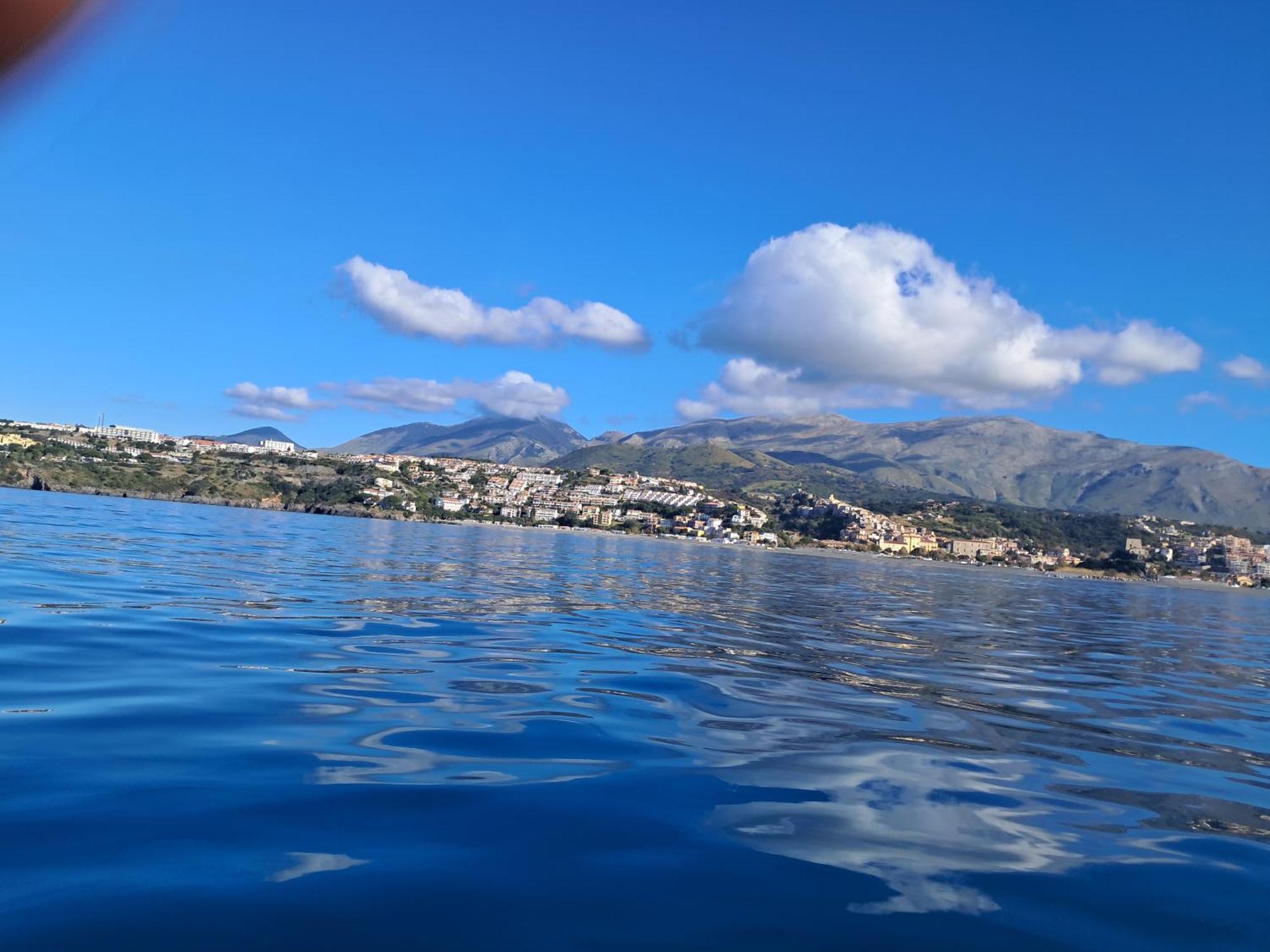 Levante Rooms Scalea Bagian luar foto